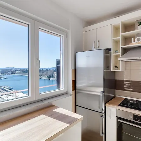 To-do Bridge Center Sea View Apartament *