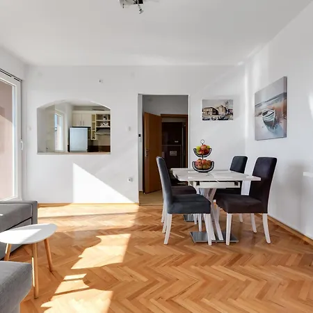 Apartment To-do Bridge Center Sea View *