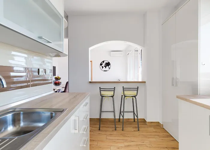 To-do Bridge Center Sea View *